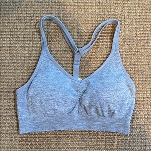 NWOT Yogalicious Gray Sports Bra Medium
